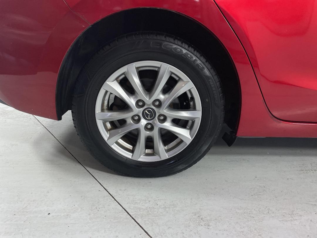 Photo '12' of Mazda Axela