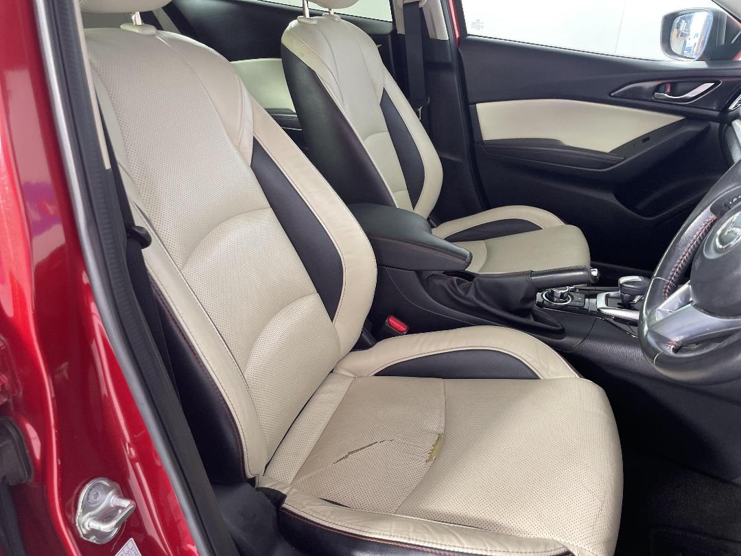 Photo '16' of Mazda Axela