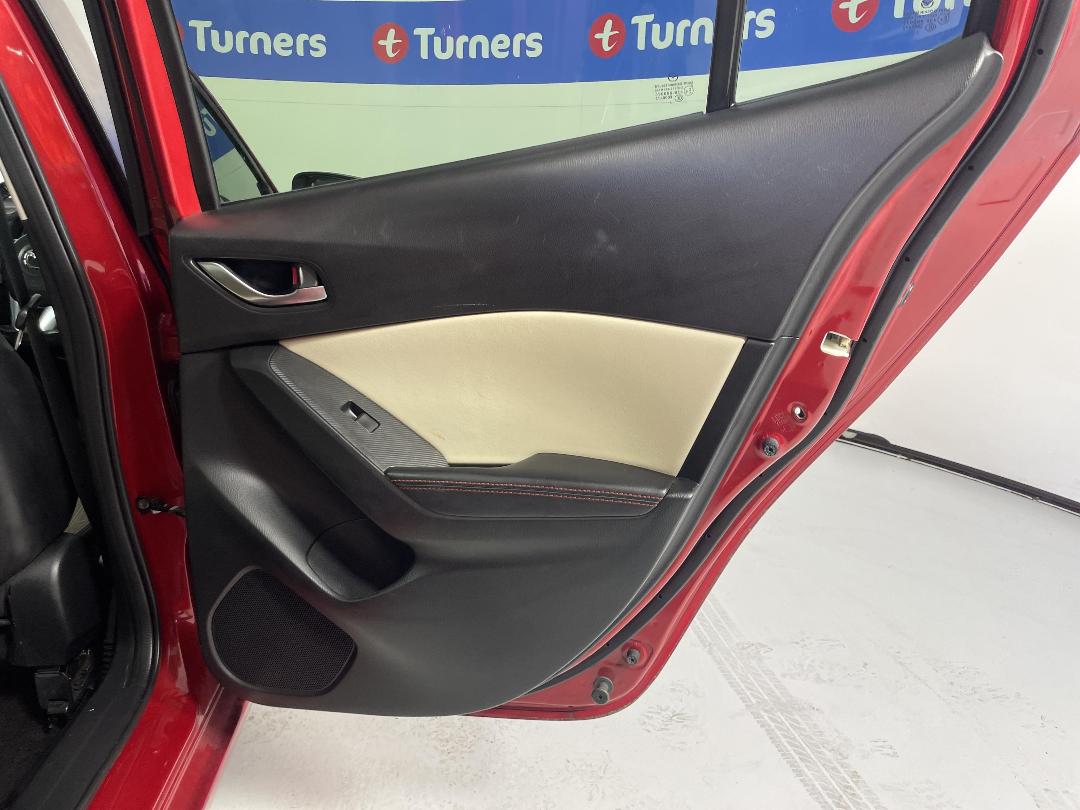 Photo '19' of Mazda Axela