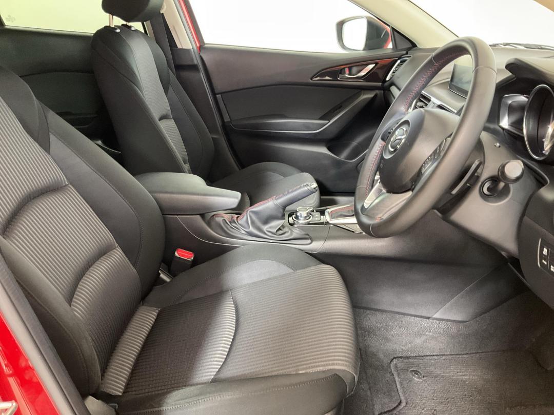 Photo '16' of Mazda Axela Photo '16' of Mazda Axela