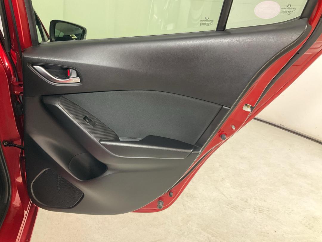 Photo '19' of Mazda Axela Photo '19' of Mazda Axela