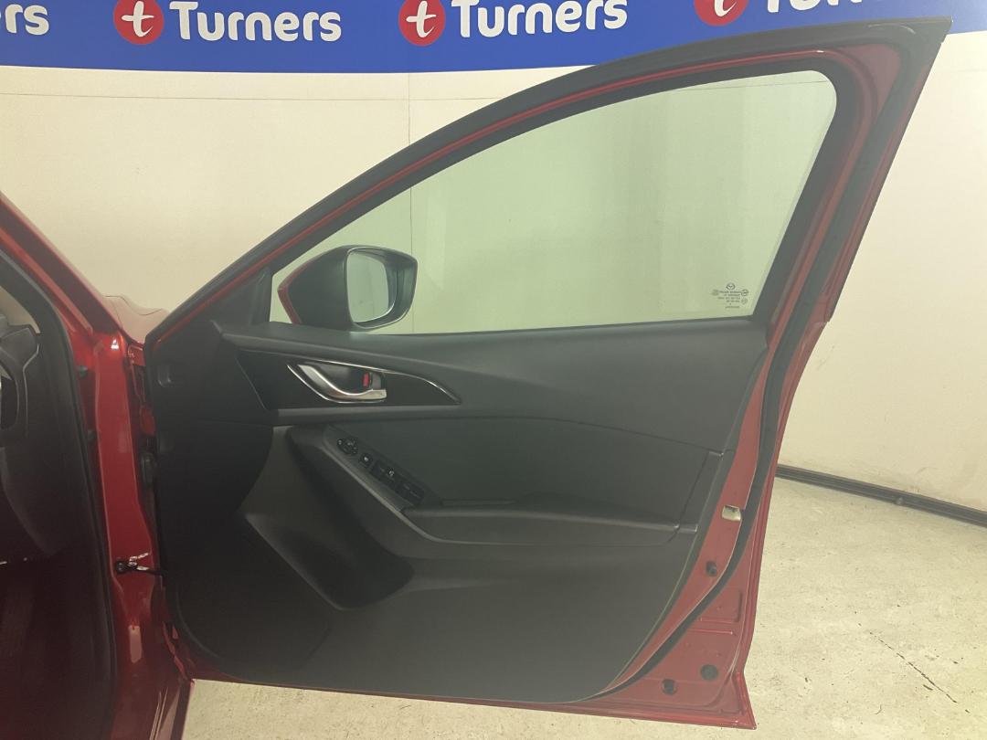 Photo '15' of Mazda Axela Photo '15' of Mazda Axela