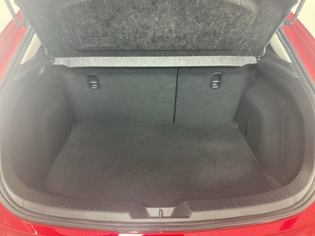 Photo '14' of Mazda Axela Photo '14' of Mazda Axela