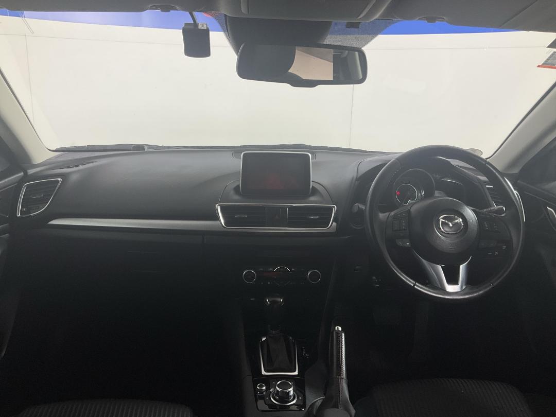 Photo '17' of Mazda Axela Photo '17' of Mazda Axela