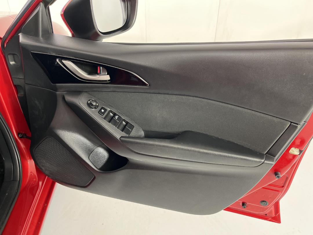 Photo '15' of Mazda Axela Photo '15' of Mazda Axela