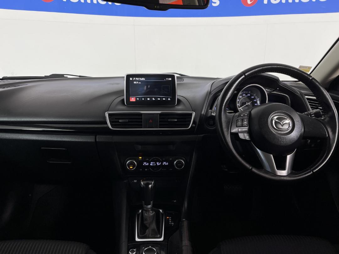 Photo '17' of Mazda Axela Photo '17' of Mazda Axela