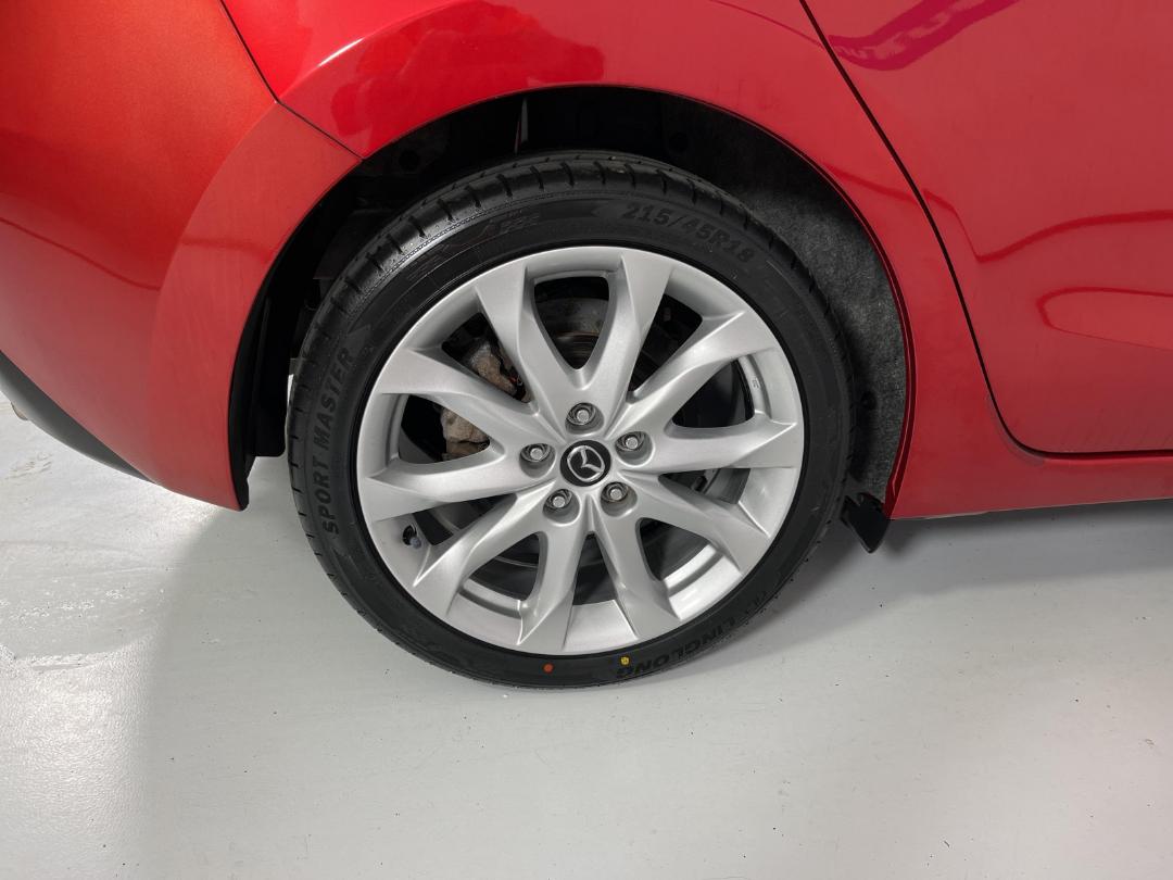 Photo '12' of Mazda Axela