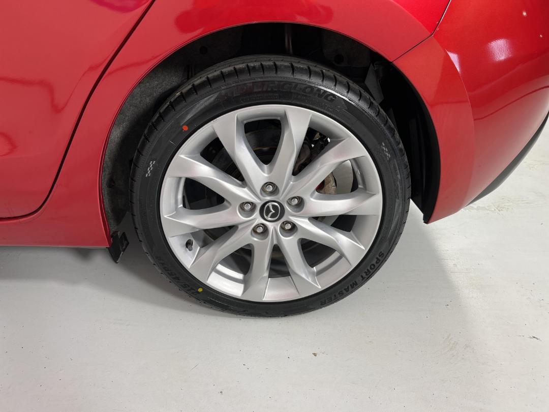 Photo '11' of Mazda Axela