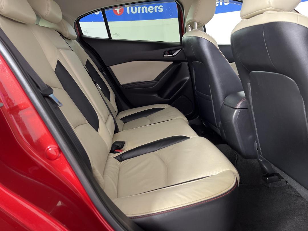 Photo '20' of Mazda Axela