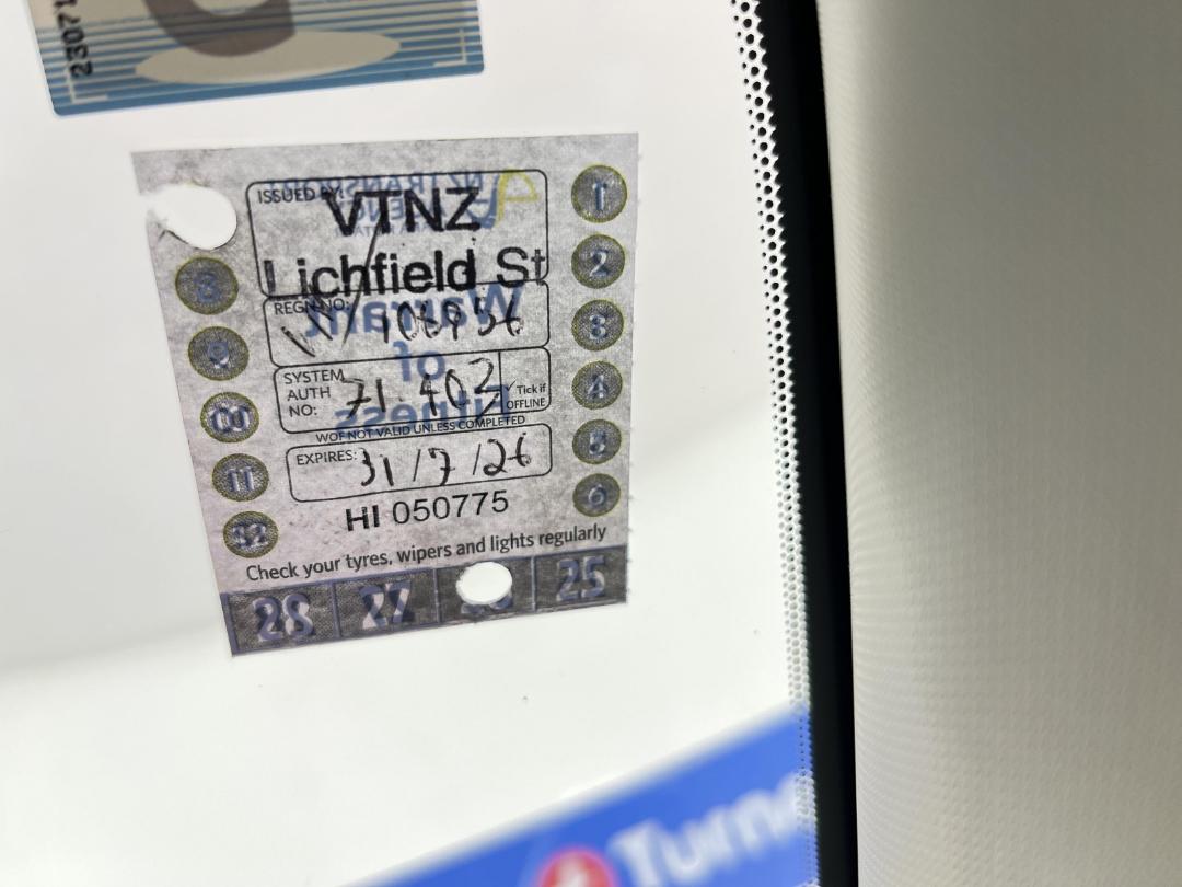 Photo '23' of Mazda Axela