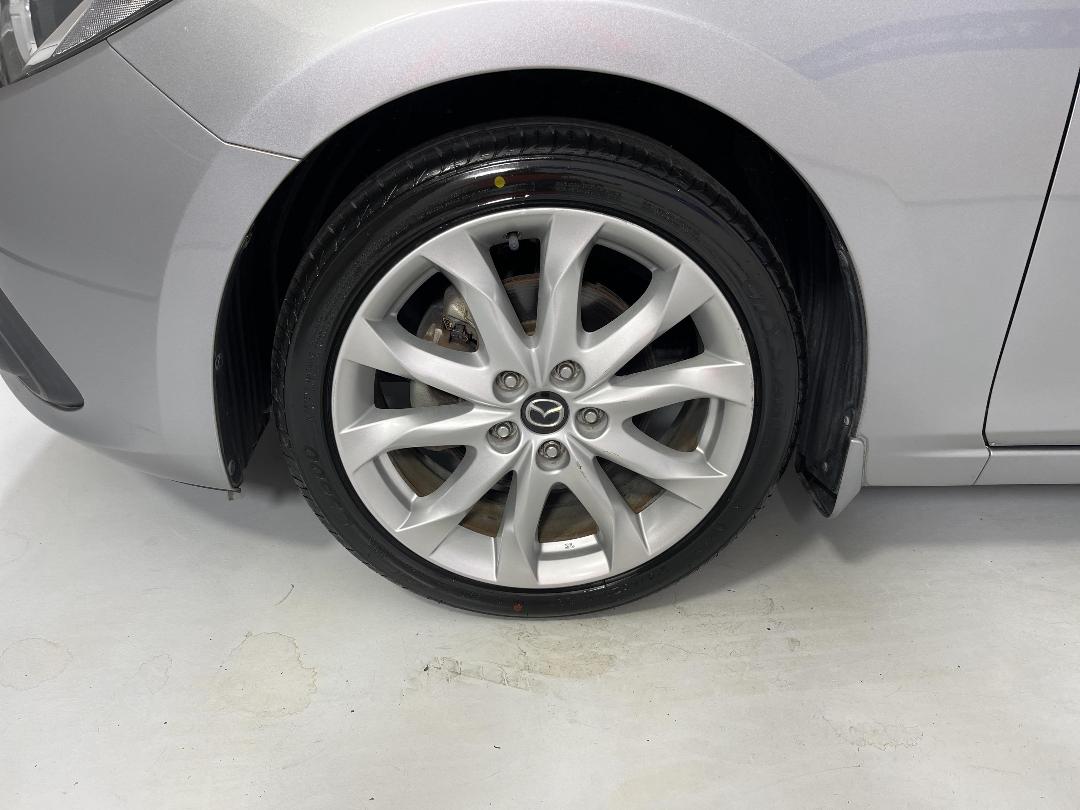 Photo '10' of Mazda Axela Photo '10' of Mazda Axela