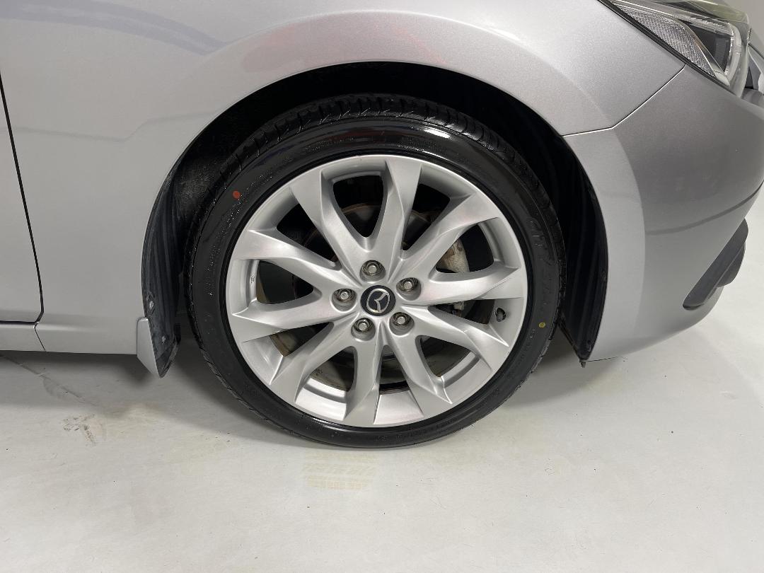 Photo '9' of Mazda Axela Photo '9' of Mazda Axela