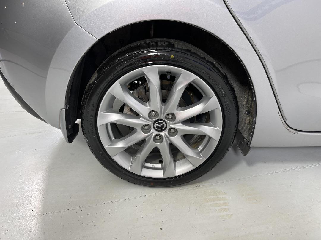 Photo '12' of Mazda Axela Photo '12' of Mazda Axela