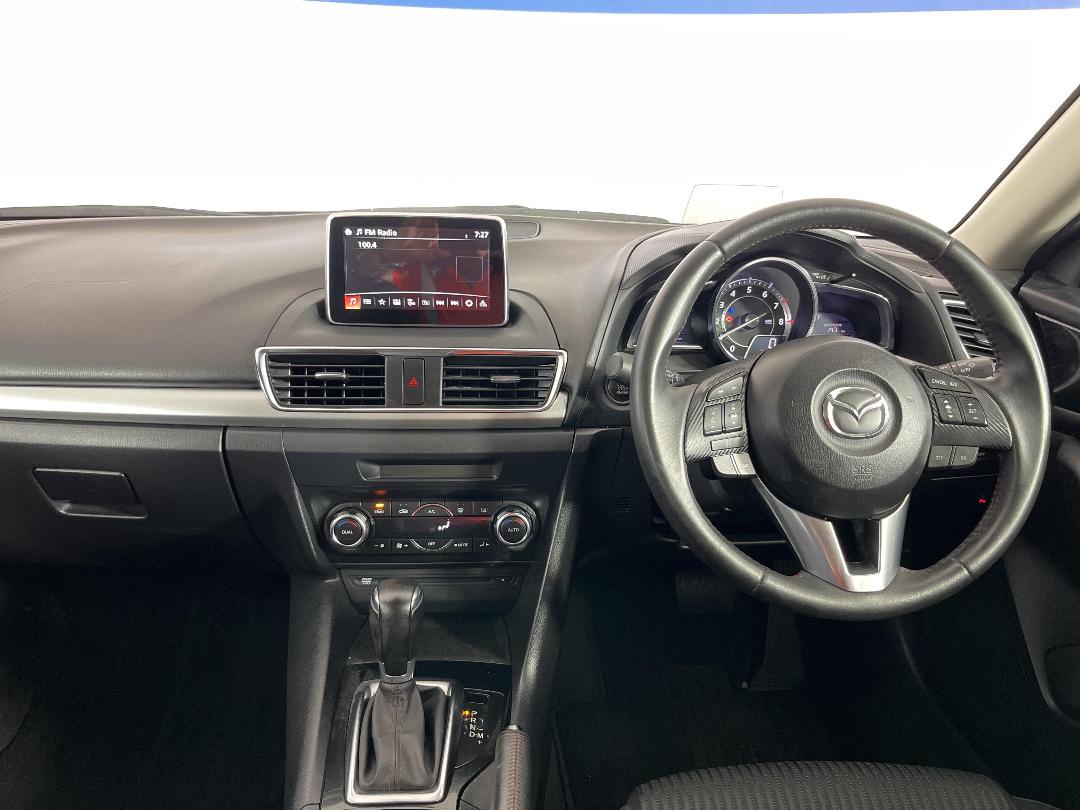 Photo '17' of Mazda Axela Photo '17' of Mazda Axela