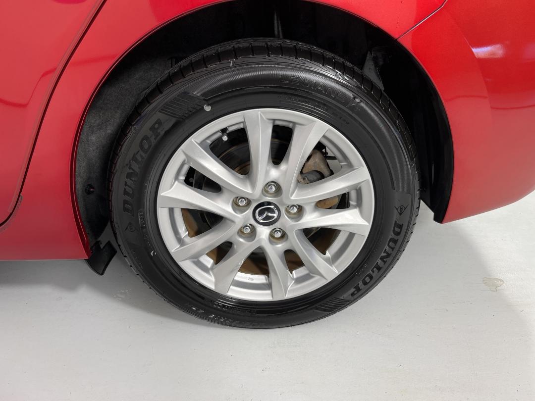 Photo '11' of Mazda Axela