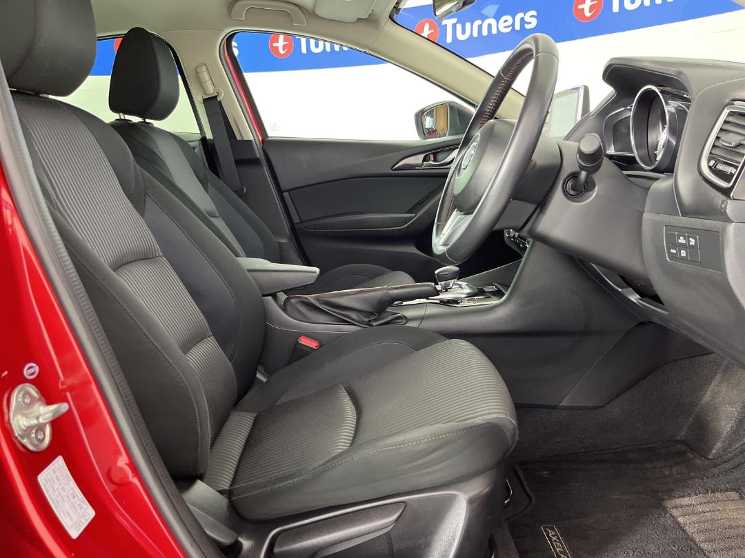 Photo '16' of Mazda Axela