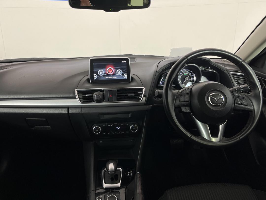 Photo '17' of Mazda Axela