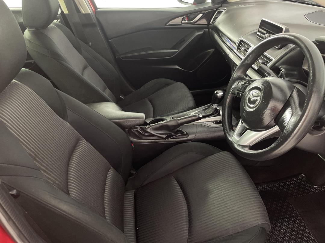 Photo '16' of Mazda Axela