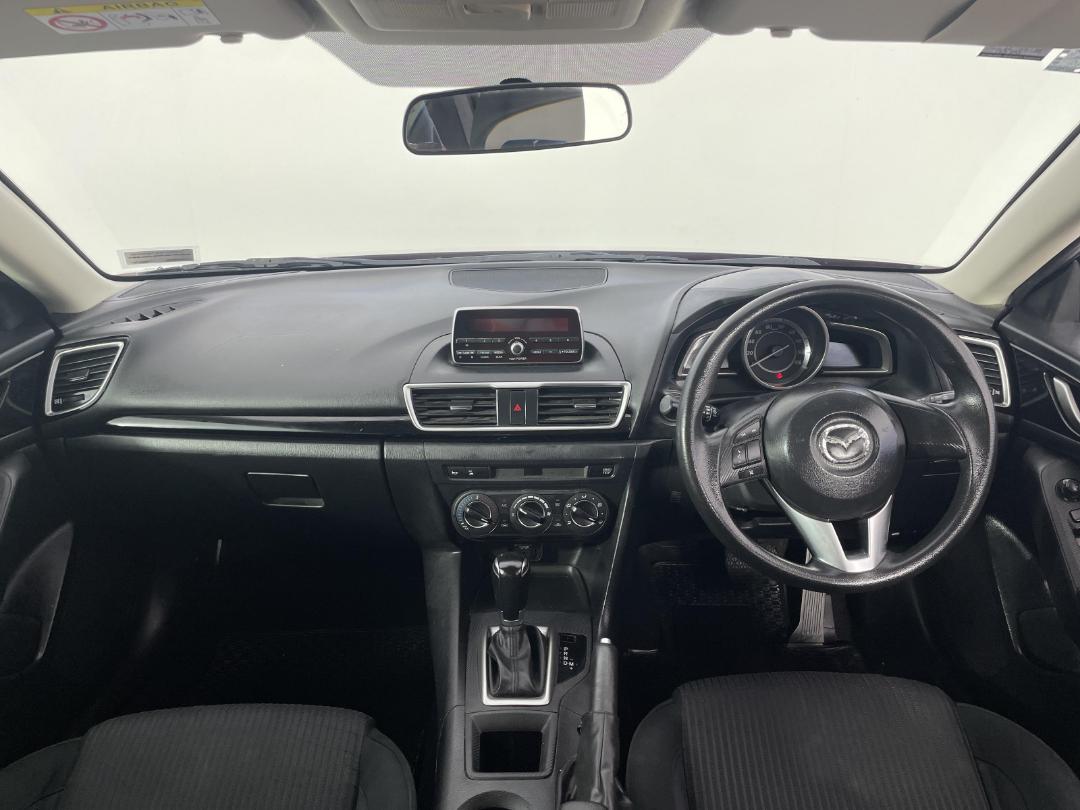 Photo '17' of Mazda Axela