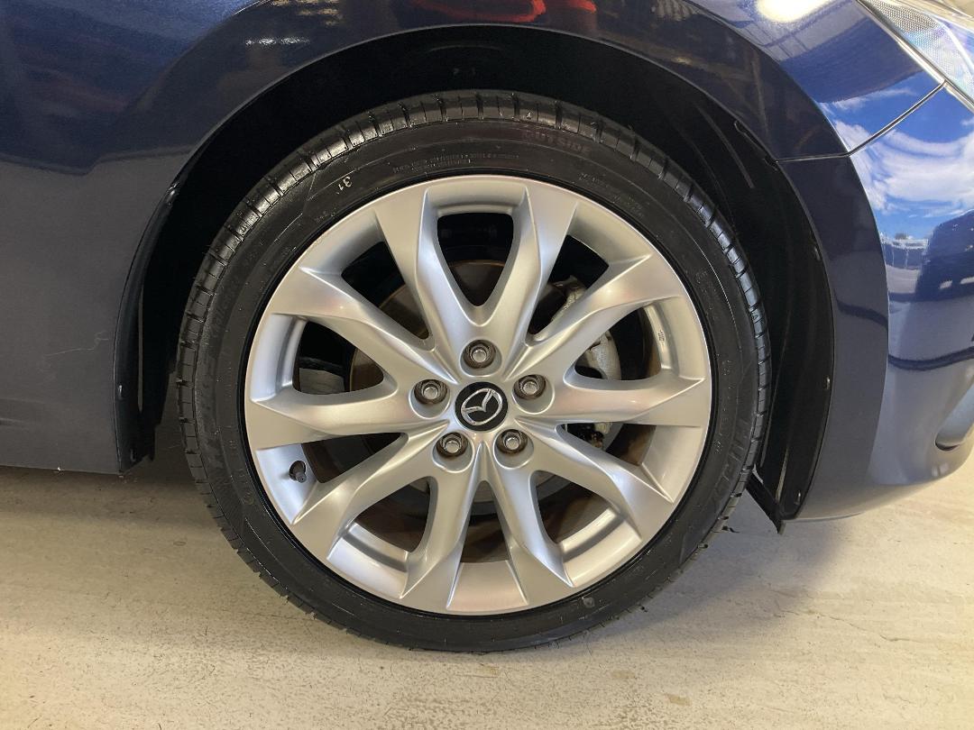 Photo '9' of Mazda Axela