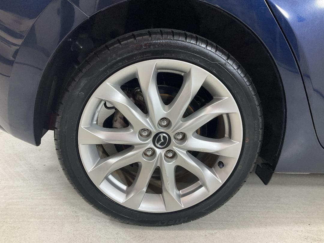 Photo '12' of Mazda Axela