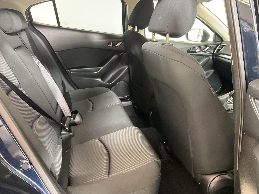 Photo '20' of Mazda Axela