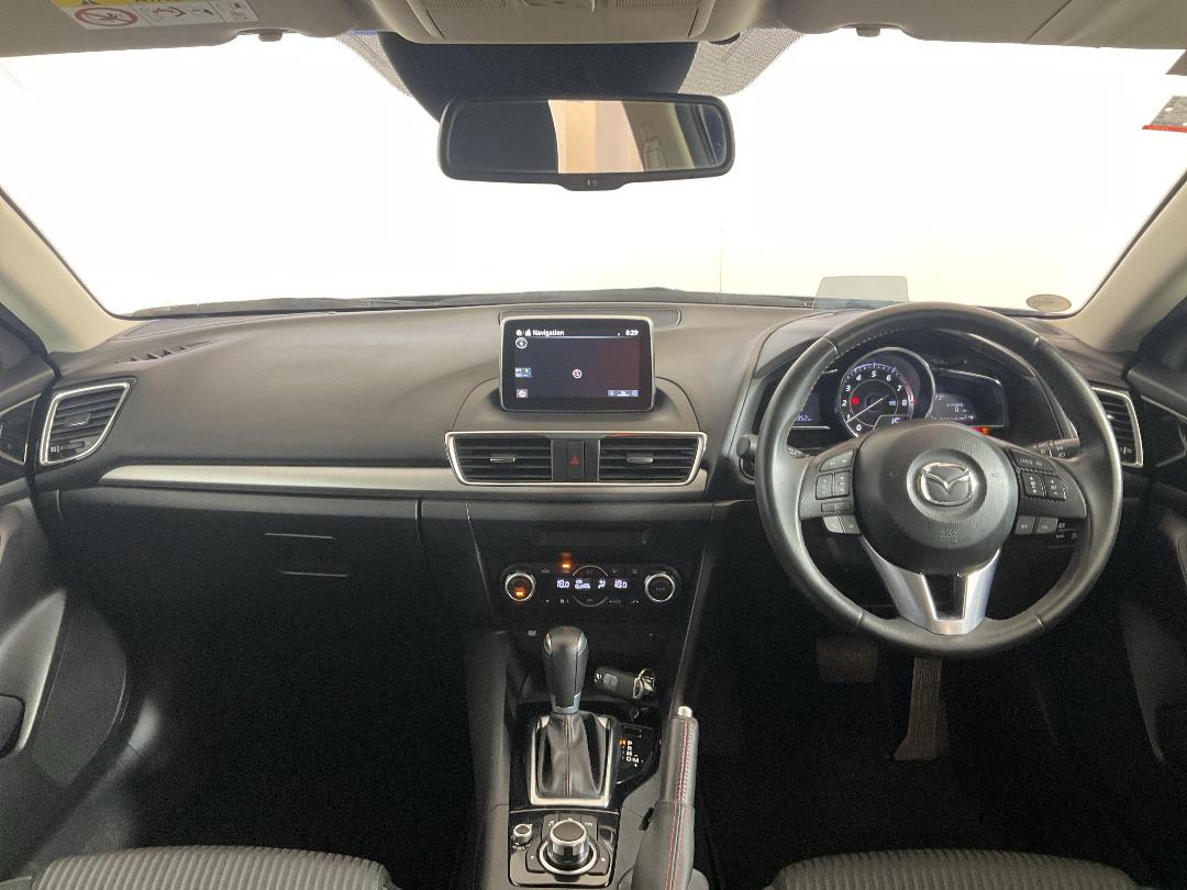 Photo '17' of Mazda Axela