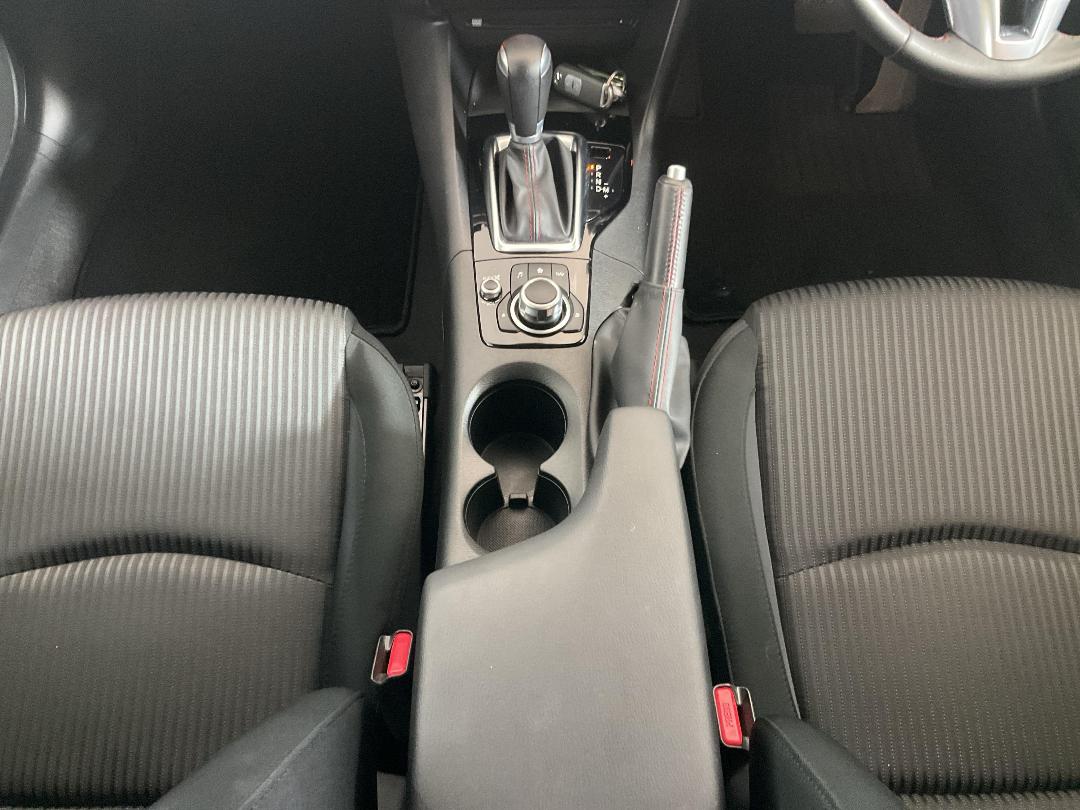 Photo '18' of Mazda Axela