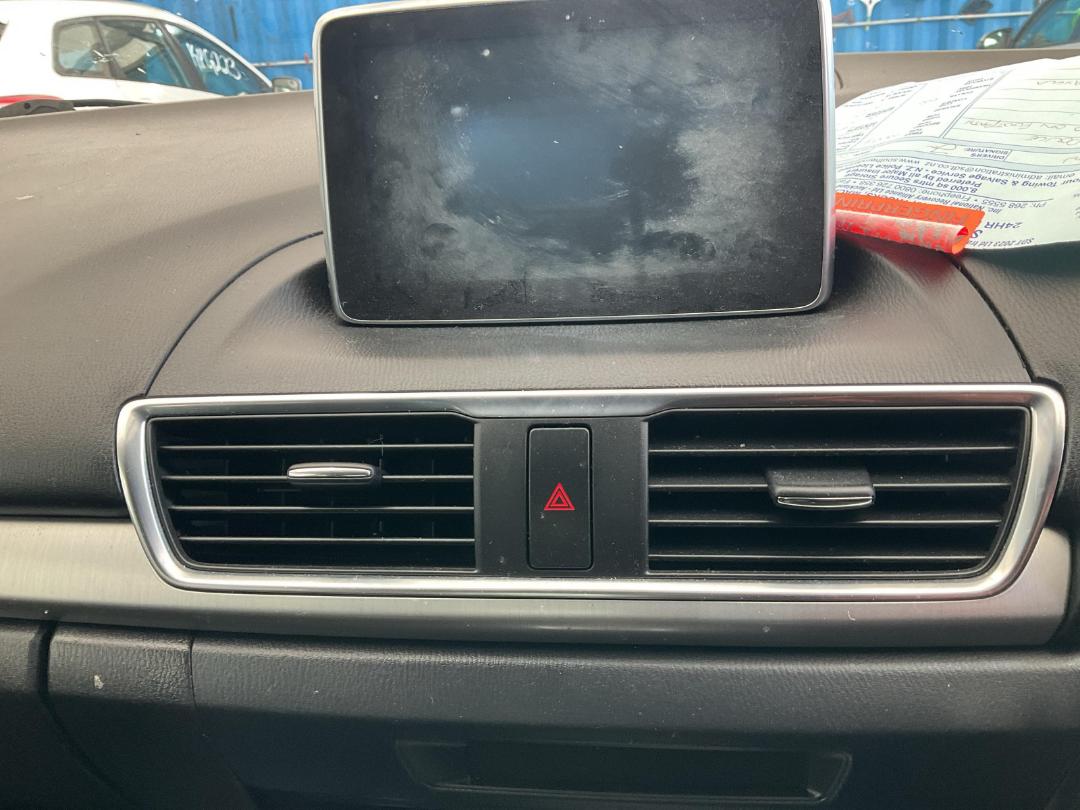 Photo '12' of Mazda Axela Photo '12' of Mazda Axela