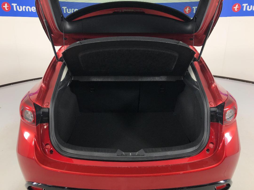 Photo '14' of Mazda Axela