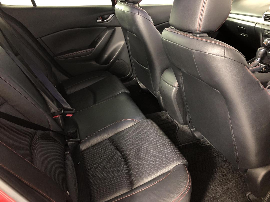 Photo '20' of Mazda Axela