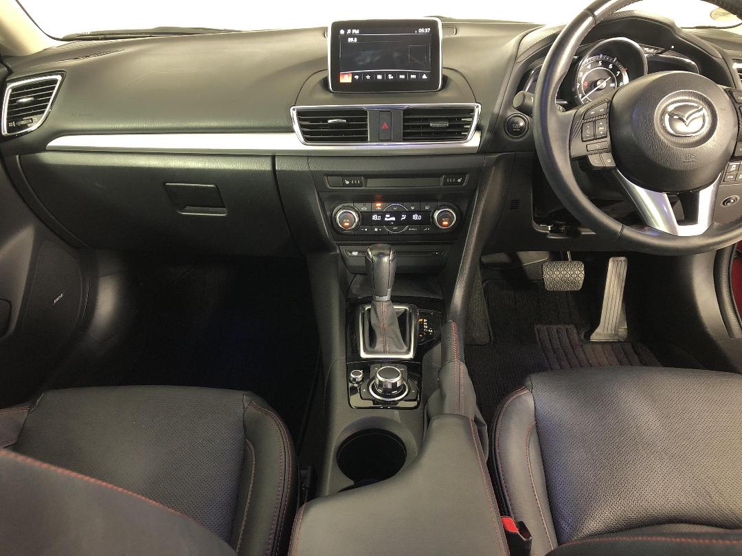 Photo '17' of Mazda Axela