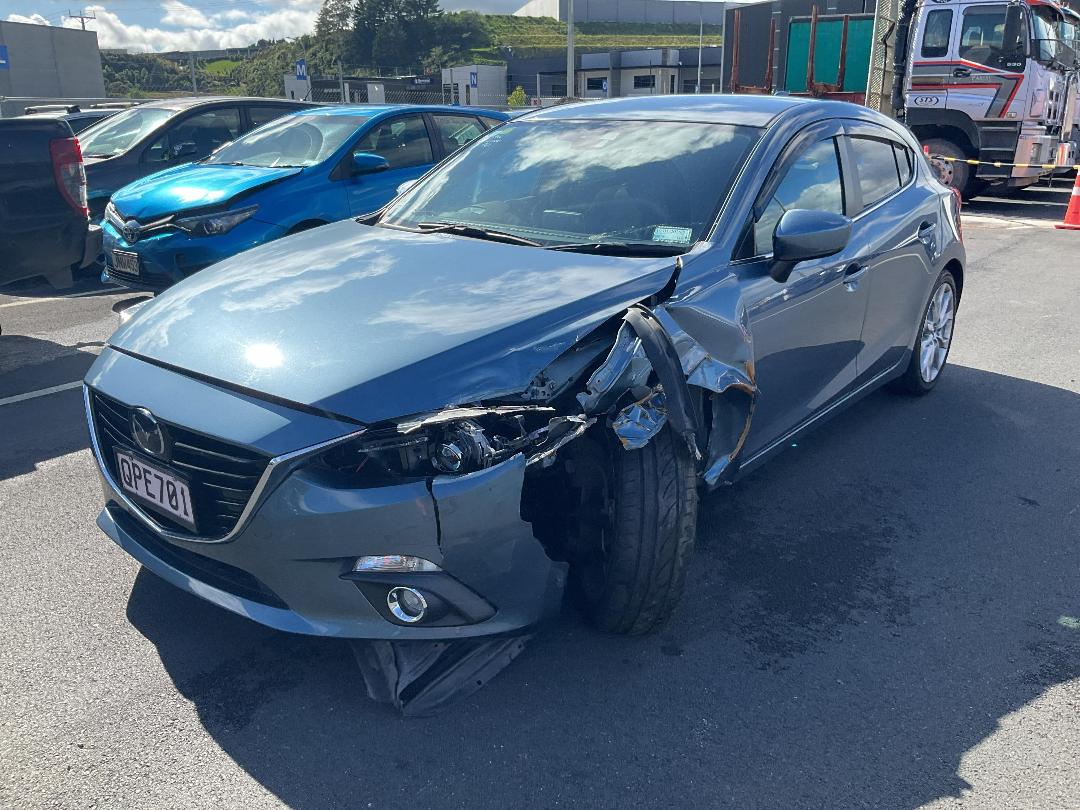 Photo '2' of Mazda Axela Photo '2' of Mazda Axela