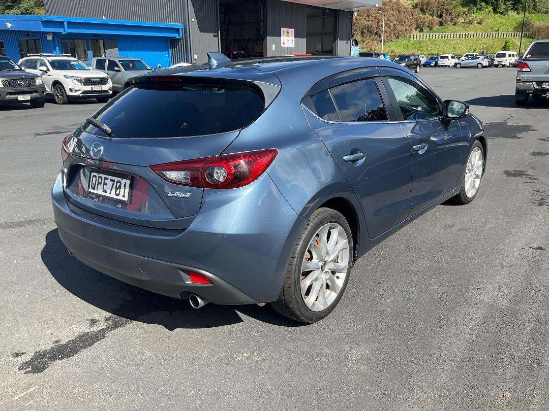 Photo '4' of Mazda Axela Photo '4' of Mazda Axela