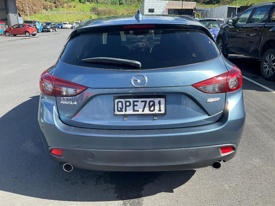 Photo '8' of Mazda Axela Photo '8' of Mazda Axela