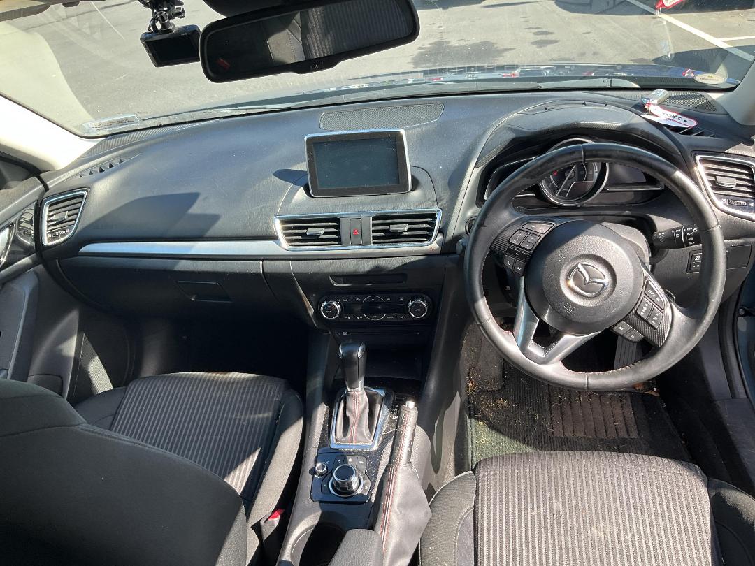 Photo '16' of Mazda Axela Photo '16' of Mazda Axela