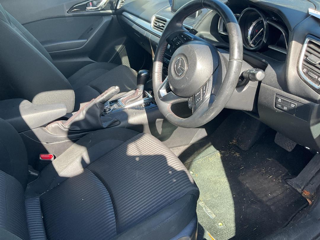 Photo '15' of Mazda Axela Photo '15' of Mazda Axela