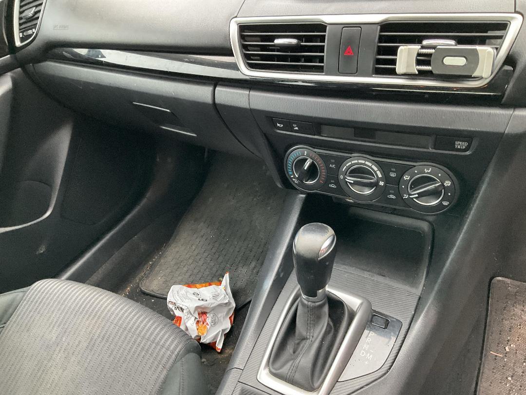 Photo '12' of Mazda Axela