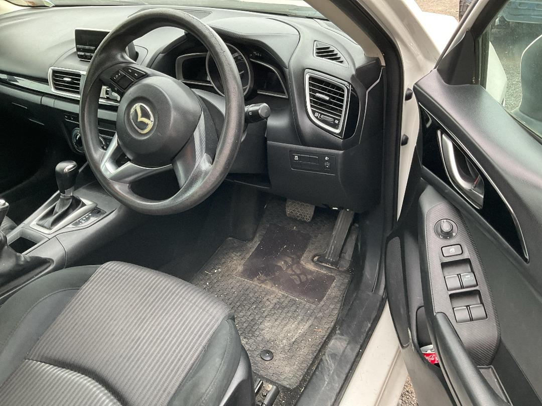 Photo '11' of Mazda Axela