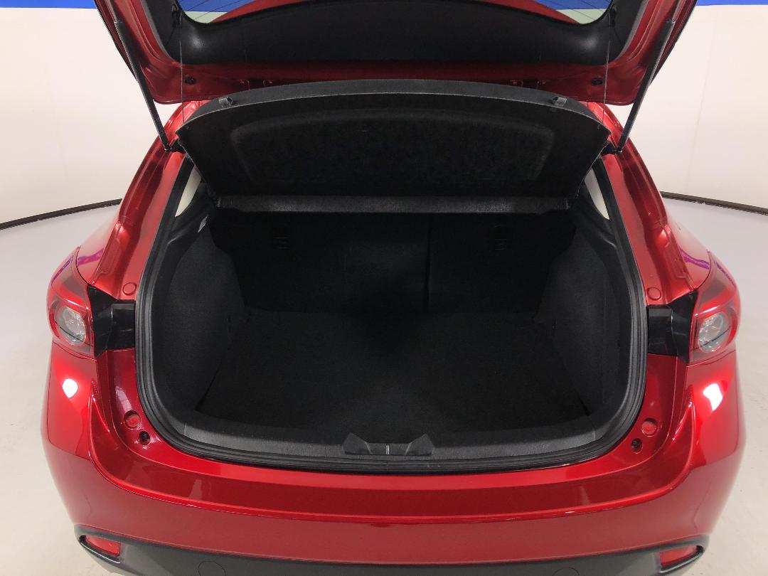 Photo '14' of Mazda Axela