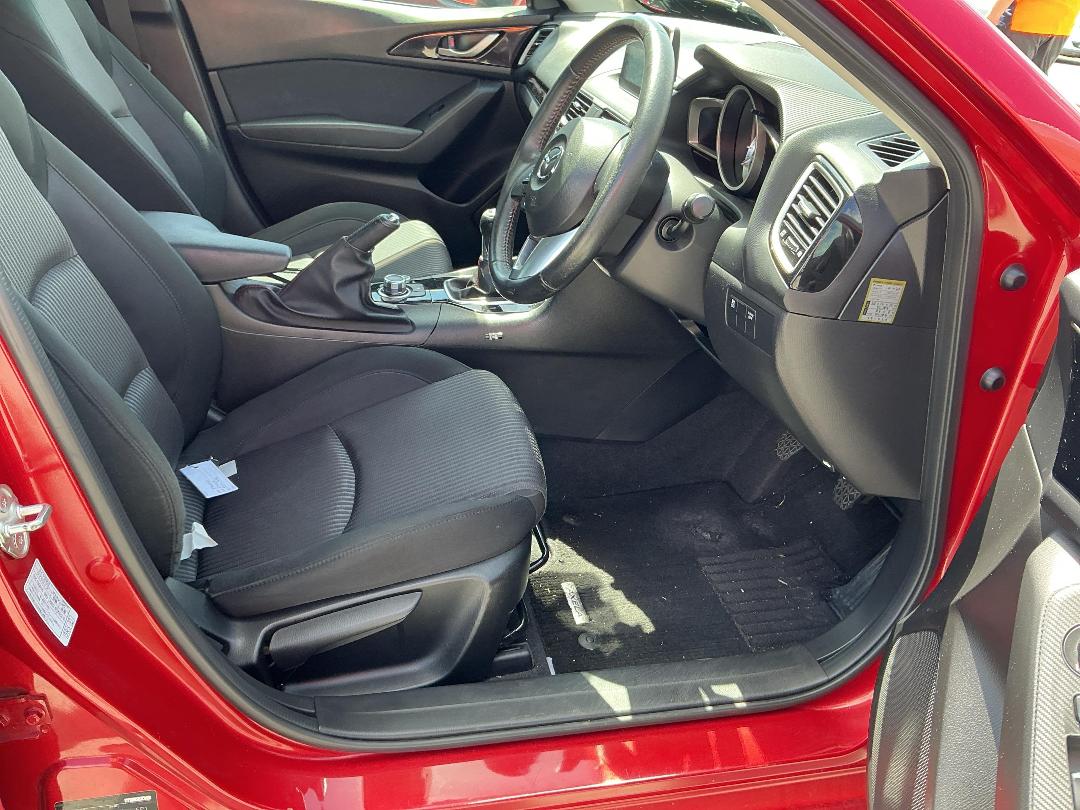 Photo '14' of Mazda Axela Photo '14' of Mazda Axela