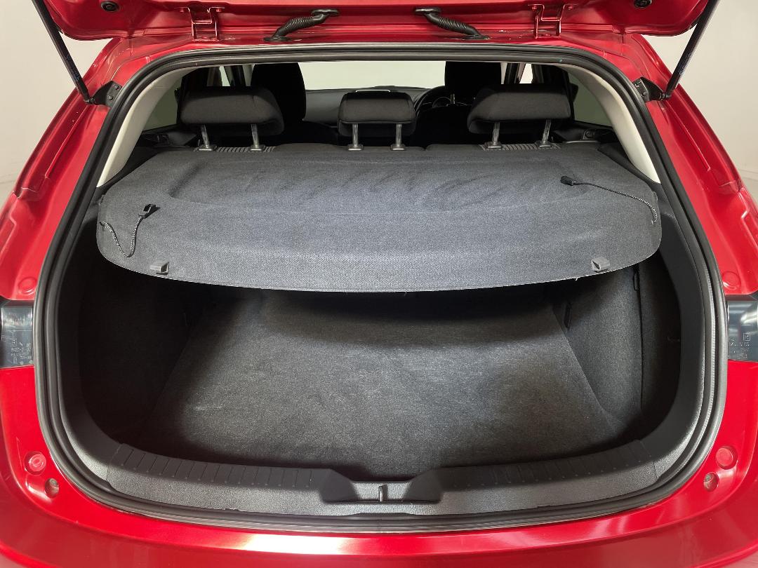 Photo '14' of Mazda Axela Photo '14' of Mazda Axela