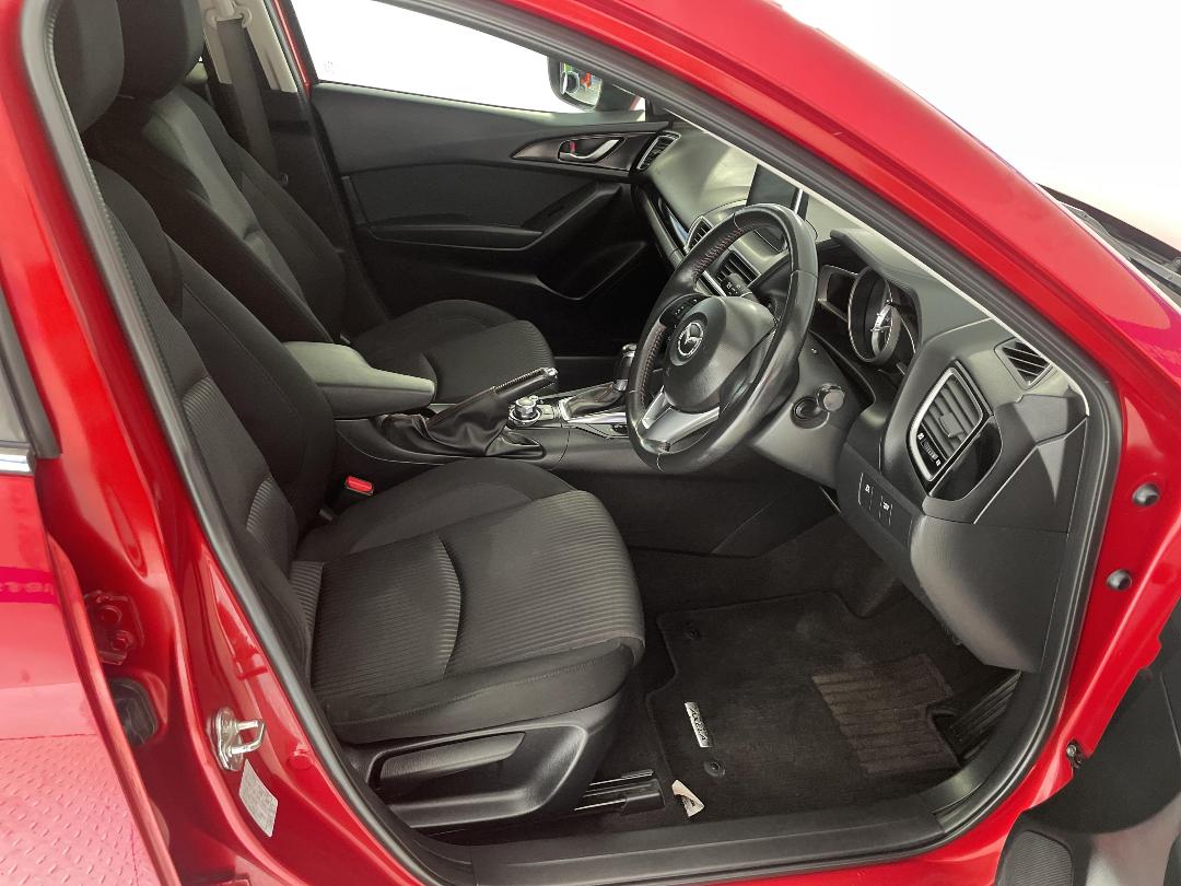 Photo '16' of Mazda Axela Photo '16' of Mazda Axela