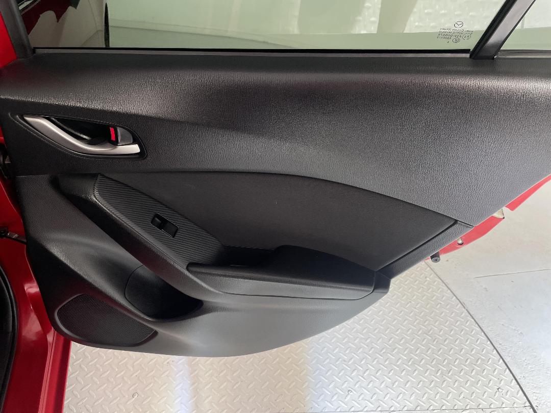 Photo '19' of Mazda Axela Photo '19' of Mazda Axela