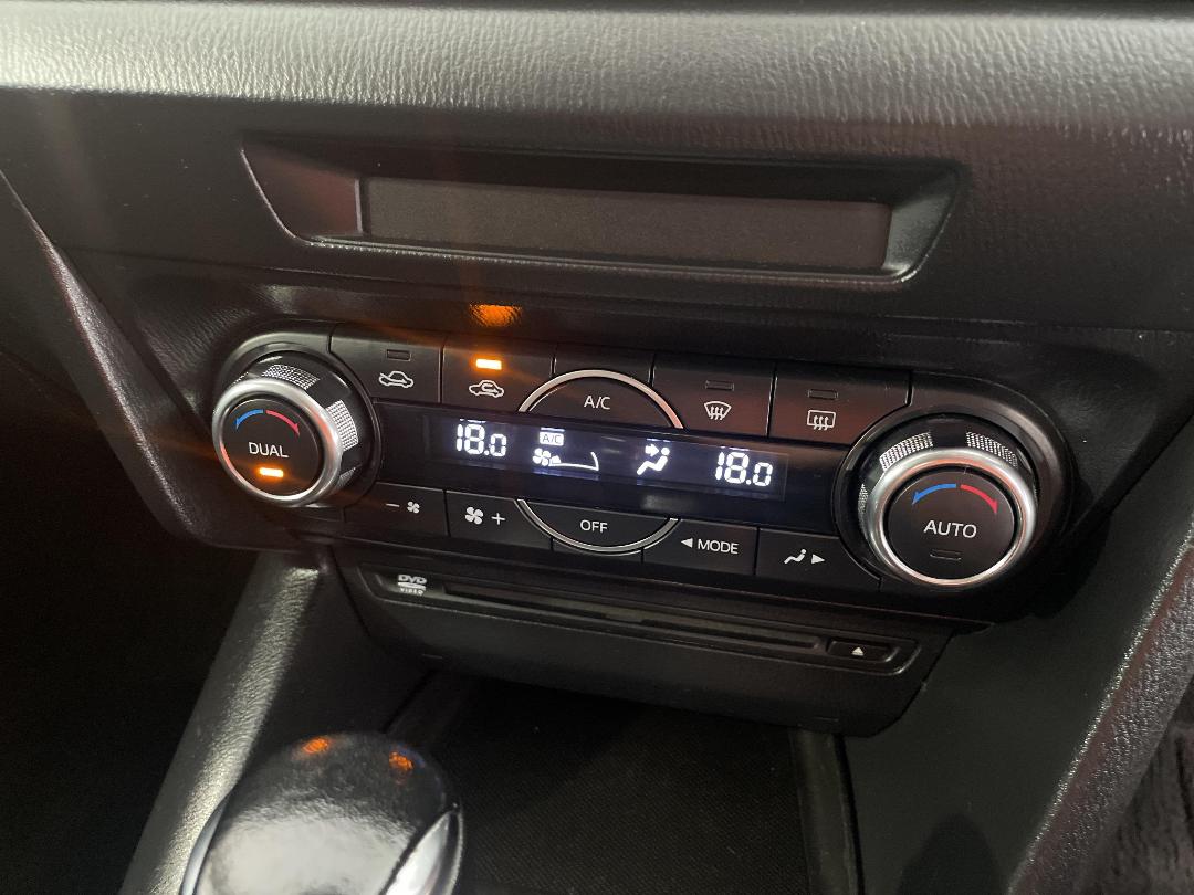 Photo '30' of Mazda Axela Photo '30' of Mazda Axela