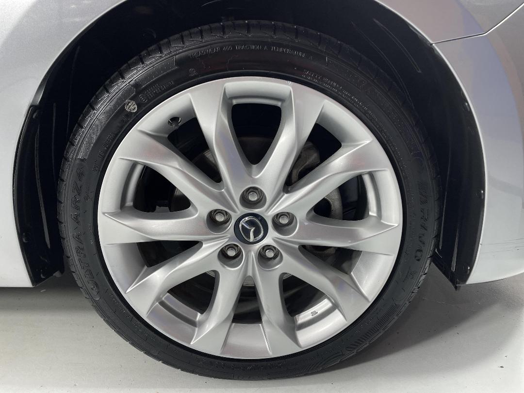 Photo '9' of Mazda Axela Photo '9' of Mazda Axela