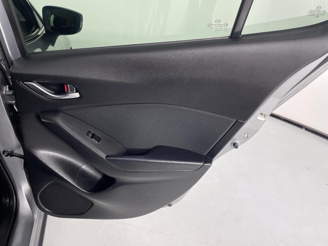 Photo '19' of Mazda Axela Photo '19' of Mazda Axela