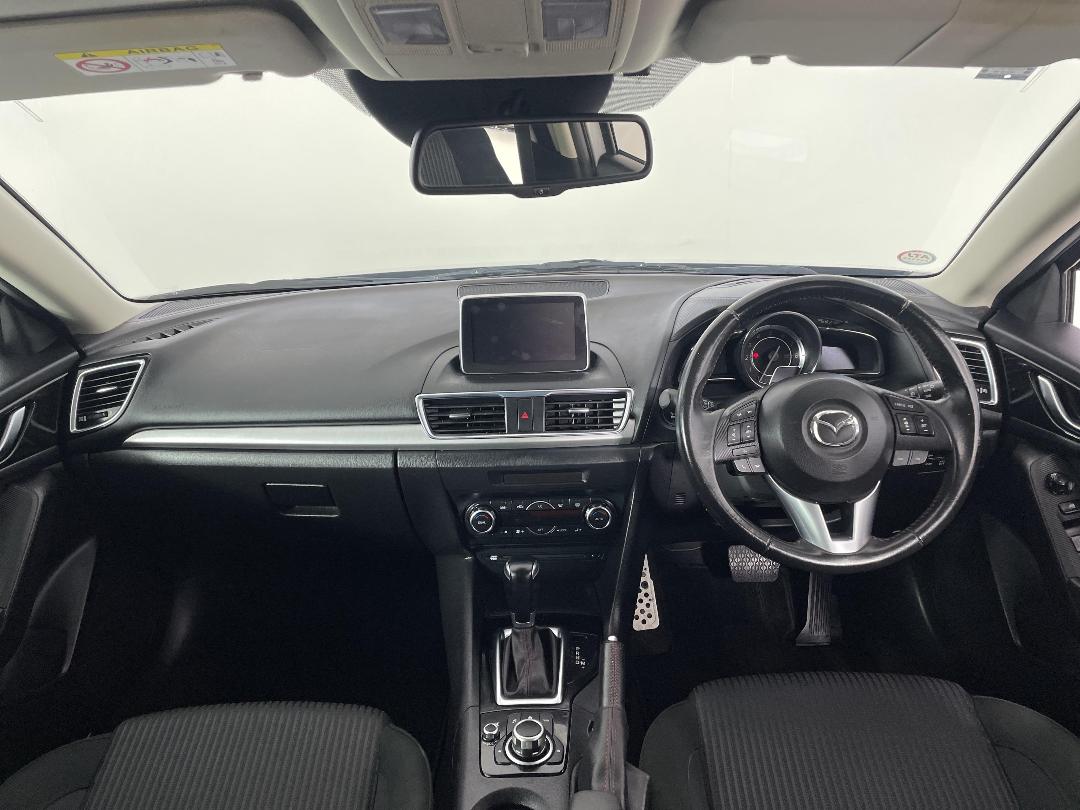 Photo '17' of Mazda Axela Photo '17' of Mazda Axela