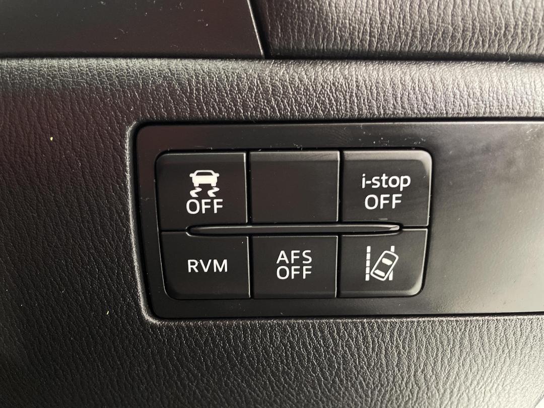 Photo '23' of Mazda Axela Photo '23' of Mazda Axela