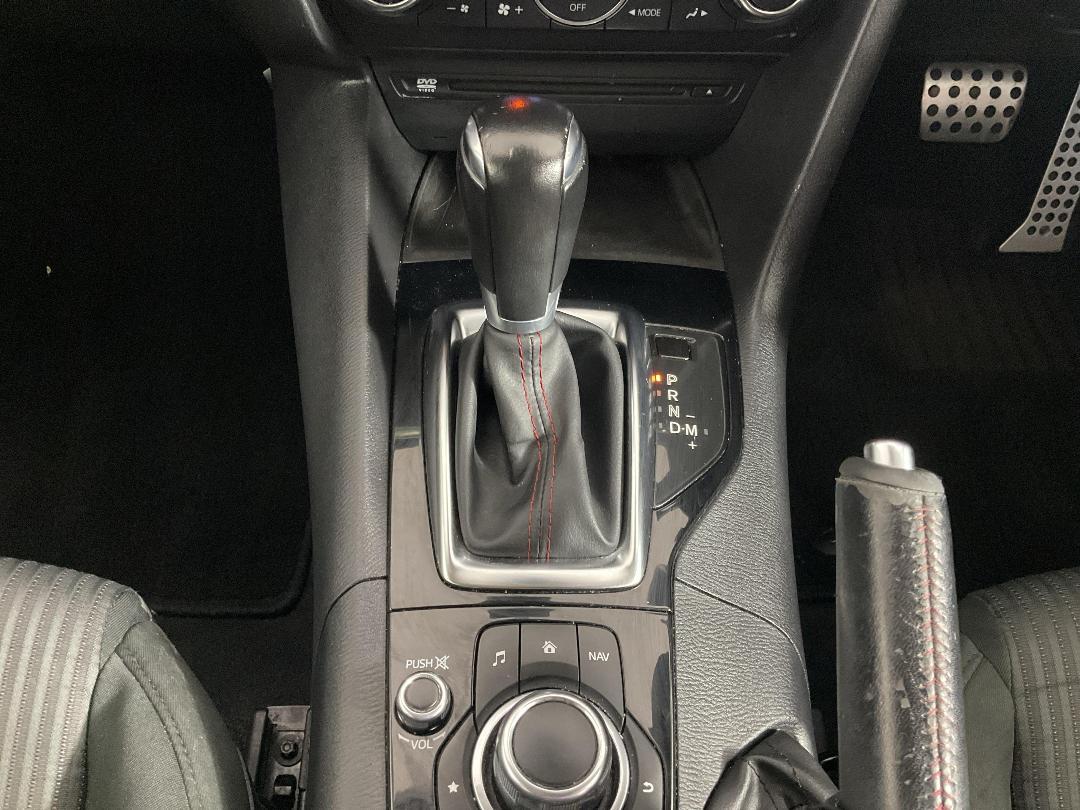 Photo '18' of Mazda Axela